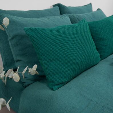 tummanvihreät vuodevaatteet pesty PellavaKoti