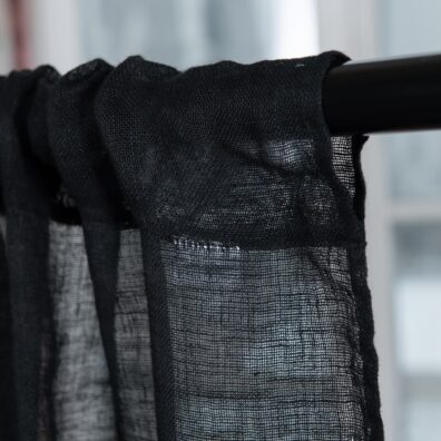 pellava musta verhot