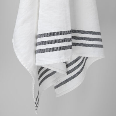 valkoinen pellavainen puuvillapyyhe raidallinen