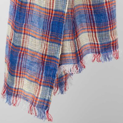 ruudullinen sininen huivi