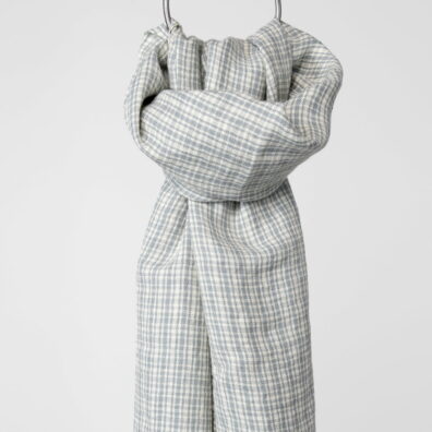 pellavavilla sinertävä huivi