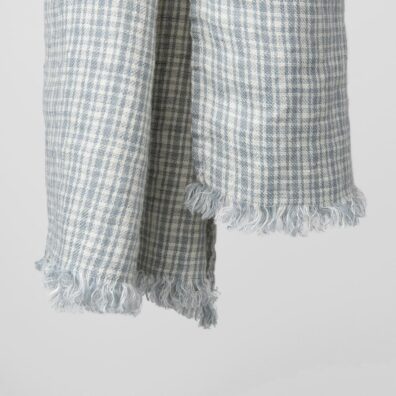 pellavavilla sinertävä huivi