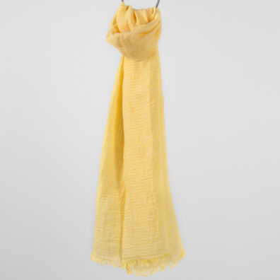 Keltainen pellavahuivi