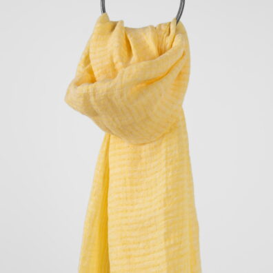 Keltainen pellavahuivi