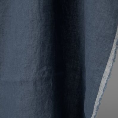 Pellavakangas pesty denimin sininen soveltuu vaatteiden ja kodintekstiilien ompeluun.