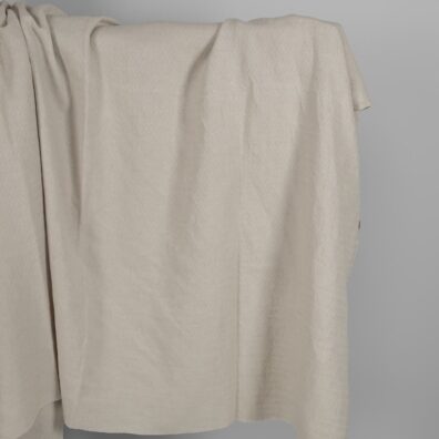 Puolipellava beige kalanruoto pesty