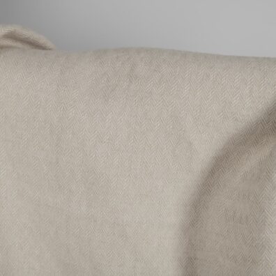 Puolipellava beige kalanruoto pesty, leveys 150cm