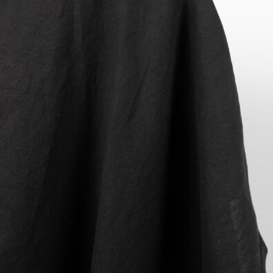 Puolipellavakangas musta pesty soveltuu vaatteiden ja kodintekstiilien ompeluun