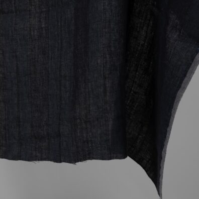 Tummansininen pellavakangas jossa on raitoja pesty, pehmeä, joustava, ihoystävällinen