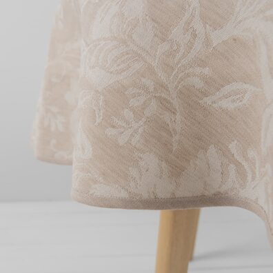 Pellava-puuvilla pyöreä ovaali pöytäliina vaaleanruskea, valkoisen ja vaaleanruskean kirjava reunus, leveys 1 cm