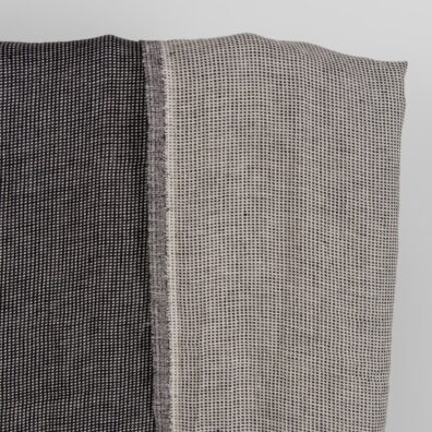 Pellavakangas musta kuviollinen kaksipuolinen pesty soveltuu vaatteiden ja kodintekstiilien ompeluun