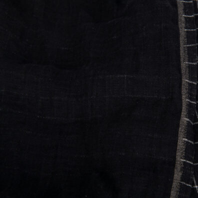 Musta ruudullinen käännettävä pellavakangas pesty soveltuu vaatteiden, ompeluun