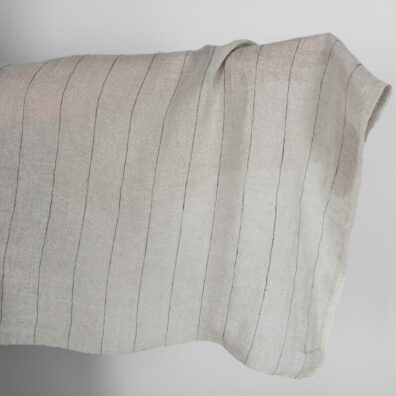 Pellavaharso kangas luonnonharmaa-musta raidallinen pesty