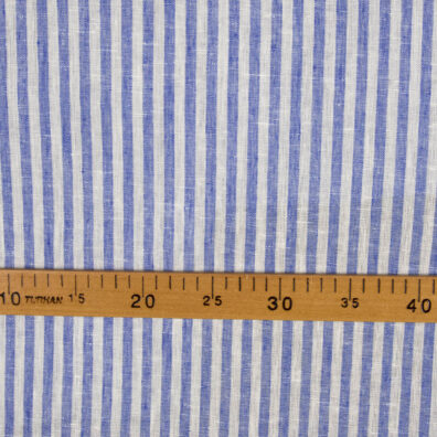 Pellava keittiöpyyhe kangas jossa on valkoisia ja sinisiä raitoja, leveys 50cm
