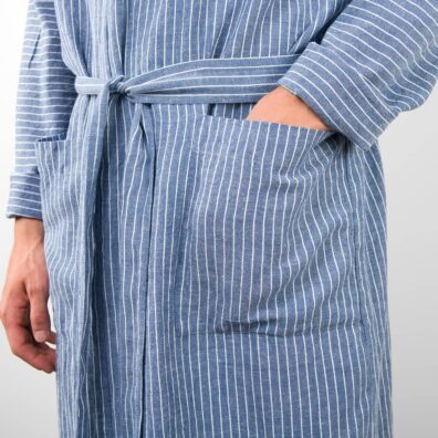 Sininen pellava kylpytakki miehille