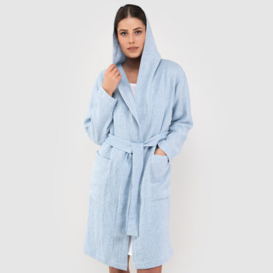 Sininen pellavapuuvillakylpytakki hupulla