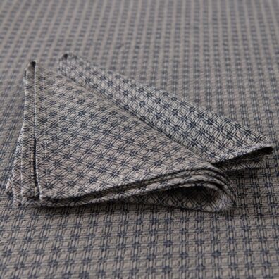 Puolipellava pyöreä ovaali sininen pöytäliina ja lautasliinat