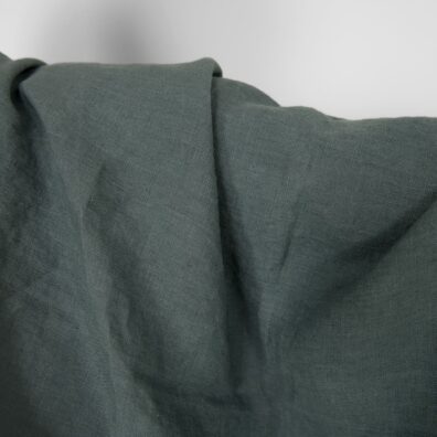 Pellavakangas harmaanvihreä pesty soveltuu vaatteiden ja kodintekstiilien ompeluun