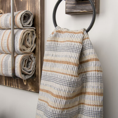 Puolipellava ruskea kylpypyyhe raidat pehmeä, joustava