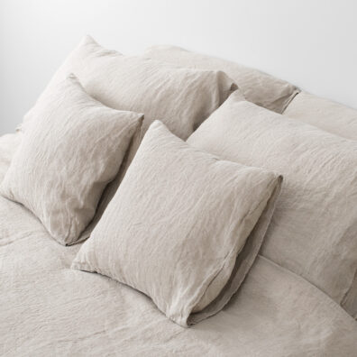 LISA luonnonharmaa pellavainen tyynynpäällinen läpällä