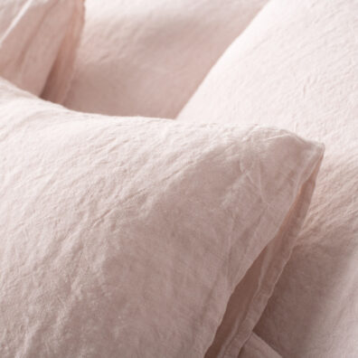 AMELIA pellava vuodevaatteet vaaleanpunainen, erityisesti pesty antamaan pehmeän tunteen ja hellävaraisen kosketuksen