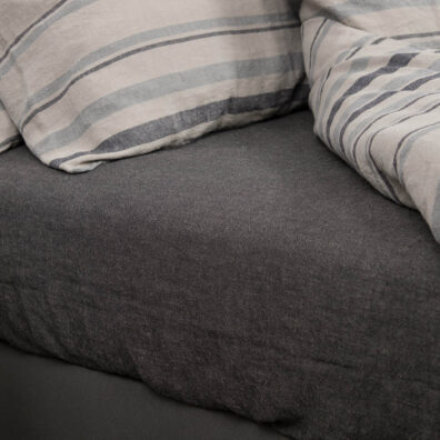 BORA beige - musta melange puolipellavainen lakana / muotoonommeltu lakana