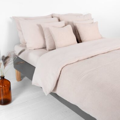 Puolipellavainen ruskehtava vuodevaatteet