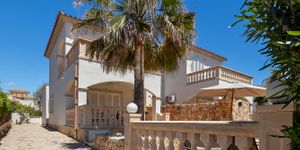 Two semi-detached houses with shared pool in Cala Pi (Thumbnail 2)