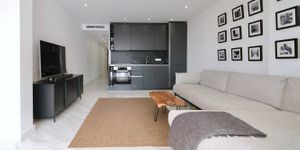 Modernised apartment with sea views in Puerto Portals (Thumbnail 3)