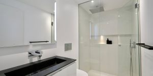Modernised apartment with sea views in Puerto Portals (Thumbnail 7)