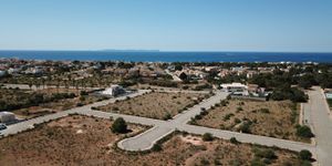 Plot in Sa Rapita - Corner plot with submitted project for the construction of a bungalow (Thumbnail 2)
