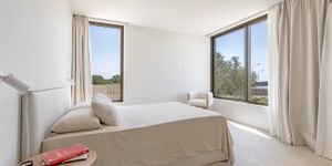 Villa in Son Gual - Neubau Anwesen mit Blick in die Bucht von Palma (Thumbnail 8)