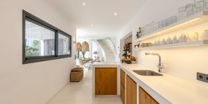 Villa in Portocolom - Doppelhaushälfte mit Ferienvermietungslizenz, schönem Garten mit Pool und Meerblick (Thumbnail 6)
