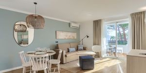 Ideal capital investment with flexible owner occupancy in prime location of Portocolom near Cala Marcal (Thumbnail 2)