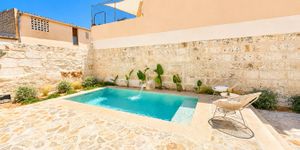 Villa in Maria de la Salut - Helles Stadthaus mit Pool (Thumbnail 3)