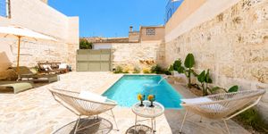 Villa in Maria de la Salut - Helles Stadthaus mit Pool (Thumbnail 2)