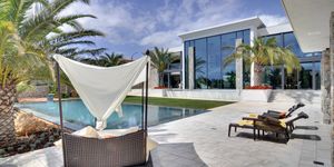 Villa in Nova Santa Ponsa - Luxusanwesen mit höchstem Komfort (Thumbnail 2)