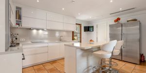 Vila v Santa Ponsa - Středomořské sídlo s velkou zahradou a bazénem (Thumbnail 8)