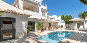 Villa in Sol de Mallorca - Renoviertes Anwesen mit Pool und Meerblick (Thumbnail 3)