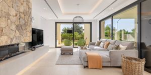 Exkluzivní vila s bazénem v Santa Ponsa (Thumbnail 8)