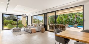 Exkluzivní vila s bazénem v Santa Ponsa (Thumbnail 7)