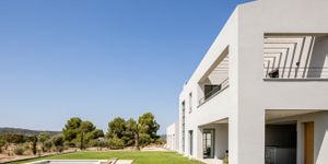 Newly built finca with pool in Santa Maria (Thumbnail 1)