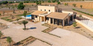 Exclusive new-build finca with pool in Santa Maria (Thumbnail 2)
