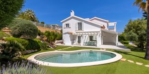 Villa in Santa Ponsa - Spacious house with room for the whole family, pool and separate guest flat (Thumbnail 1)