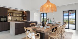 Luxurious finca property with vineyard and pool in a fantastic location of Montuiri (Thumbnail 3)