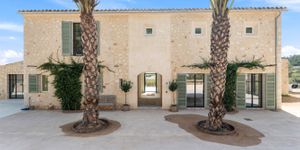 Luxurious finca property with vineyard and pool in a fantastic location of Montuiri (Thumbnail 9)