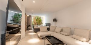 Modern and new villa in front line (Thumbnail 9)