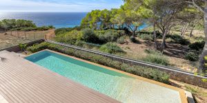 Modern and new villa in front line (Thumbnail 2)