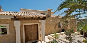 Charming villa with panoramic sea view (Thumbnail 9)