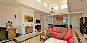 Charming villa with panoramic sea view (Thumbnail 4)